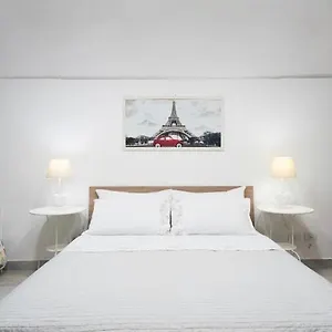 Apartament Graphite House, Neapol